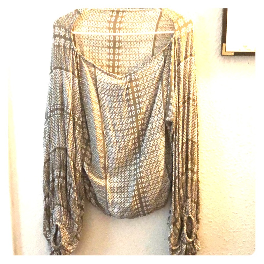 Manaola Off the Shoulder Top